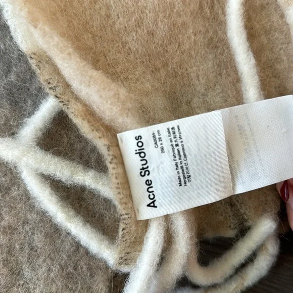 Acne Studios Scarf - Picture 3 of 3